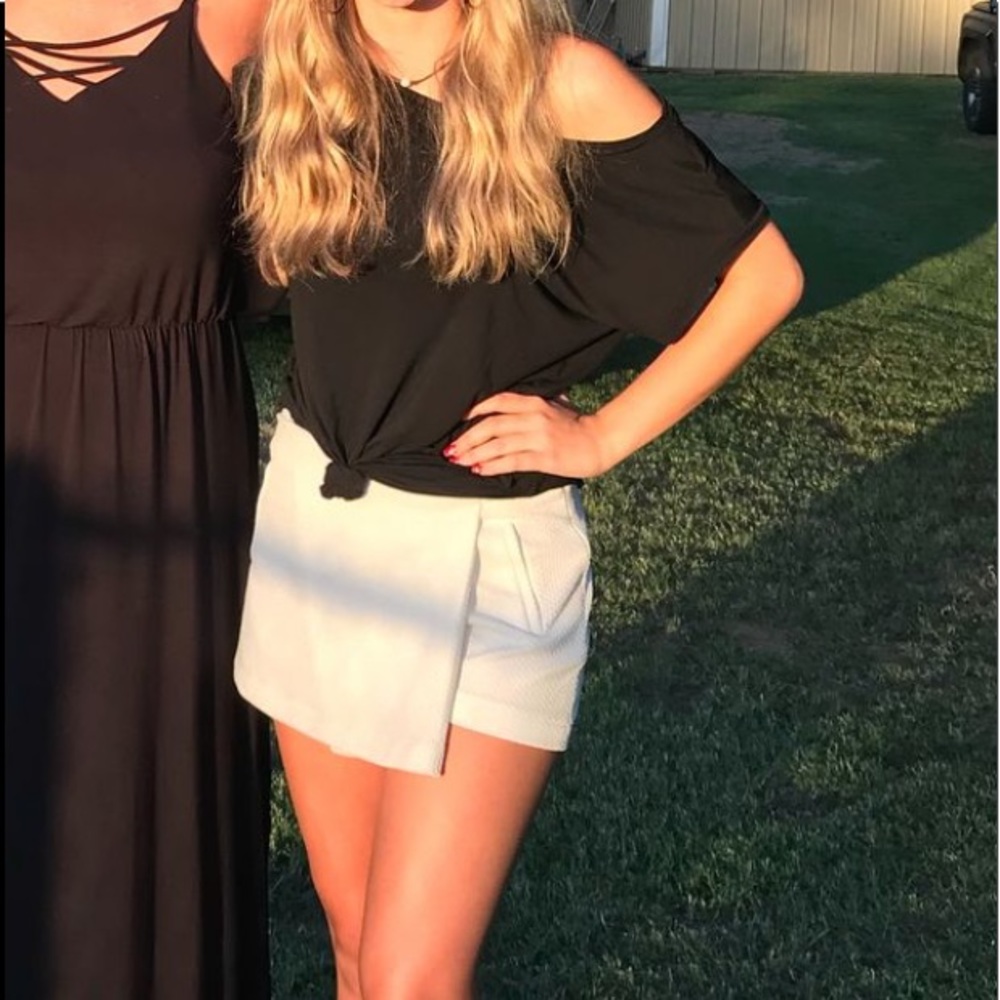 Skort - Picture 2 of 2